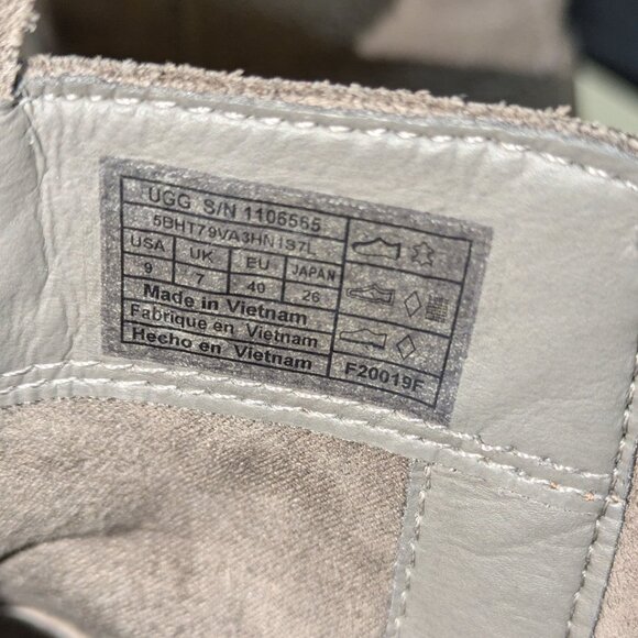 UGG Suede Ankle Boots Grey Size 9 - Picture 11 of 11